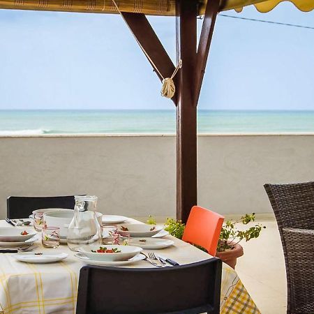 Arisa -Terrazza Privata 60 Mq Sulla Spiaggia ดอนนาลูกาตา ภายนอก รูปภาพ